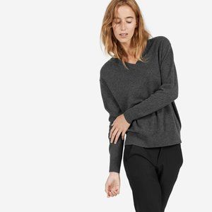 Everlane v-neck cashmere sweater